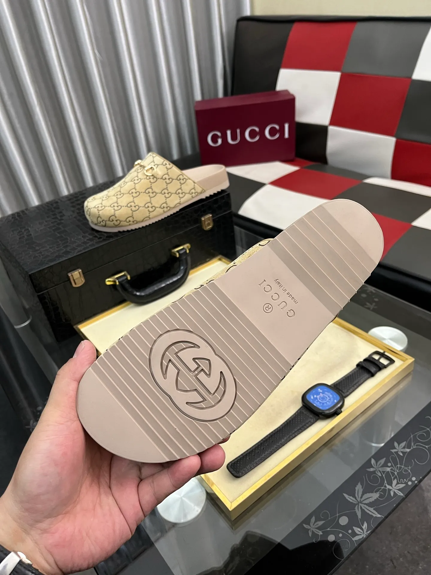 Ex-factory price: 420⌚️⌚️[Gucci] 2025 new season half-slip men's shoes, made of Italian imported first-layer frosted cowhide➕sheepskin lining, original hardware buckle, original combination wear-resistant outsole, real shot 🎬 Very comfortable on the feet, size 38-44